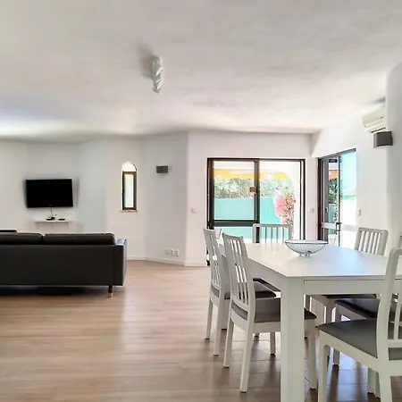 Villa Palmeira Galé